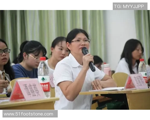 滑板与梦想交织的旅程：周芳的深度对话与人生启示